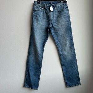 NWT J. Crew Flex Straight Fit Blue Solid Wash Medium Light Jeans Size 31 x 32